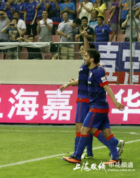  谢菲尔德联德比战激情四溢，同城较量分出胜负