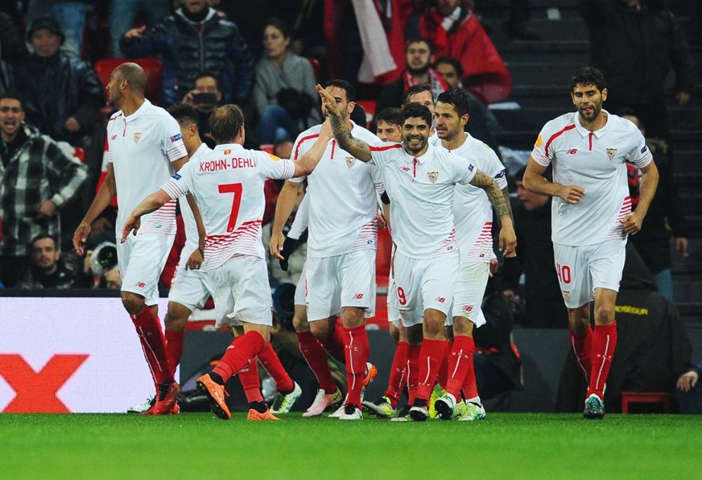  西汉姆联四球大胜埃弗顿止住连败颓势